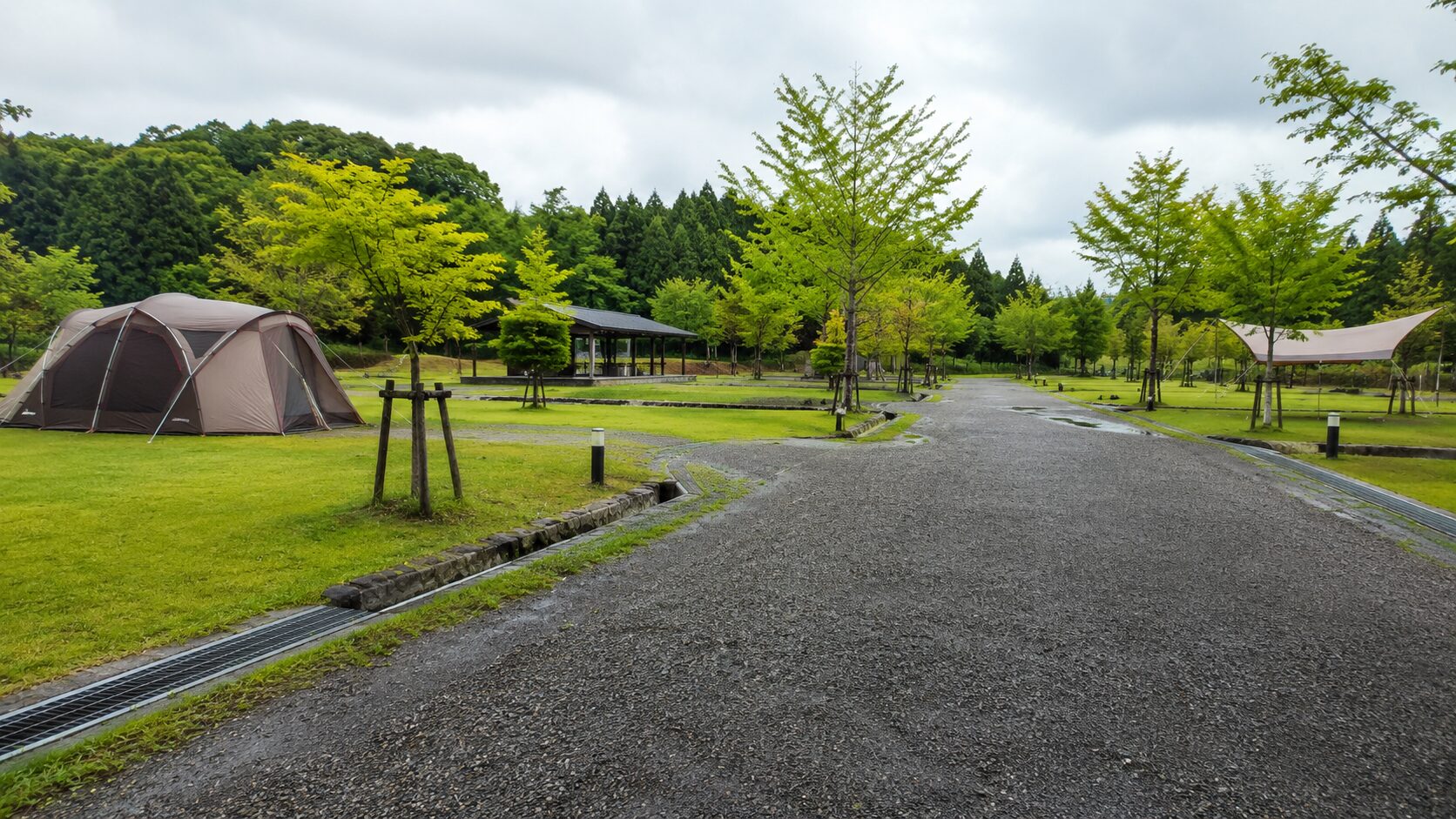 雨の日キャンプの判断ポイントのイメージ